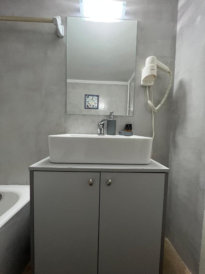 Agios Eleftherios Metro St. 2 Bedrms 4 Pers. Flat Athen Exterior foto